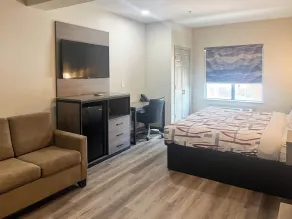 Restwell Inn & Suites I-45 North - Room
