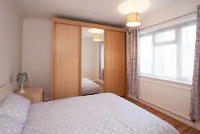 3 Bedroom House Near the City Center - Værelse