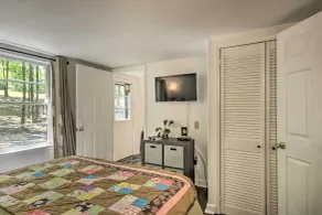 Quaint Tignall Cabin w/ Deck & Private Dock! - Interiør