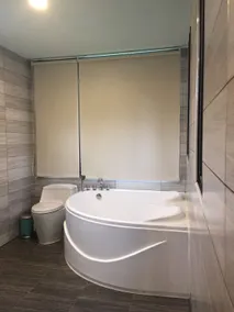 Sunlife x Sunshine - Bathroom
