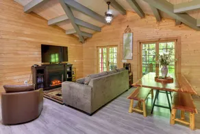 Pet-Friendly Otto Mountain Cabin w/ Fireplace! - Interiør