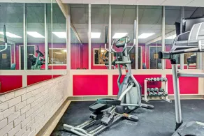 HomeSpring Inn & Studios - Fitness facility