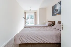 Aisiki Living at Alexandra Road, 2-Bedroom & 2-Bathroom with King or Twin Beds with Free Wi-Fi and Parking Space - Rom