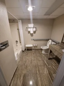 SureStay Plus Hotel by Best Western McGuire AFB Jackson - Salle de bain