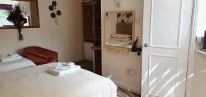 Edward Hotel - Room