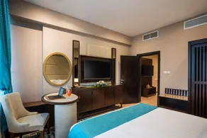 Naviti Warwick Dammam - Room