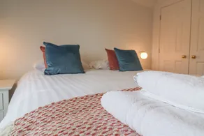 9 Church Farm Rise - Room