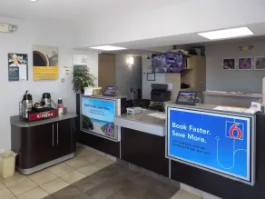 Motel 6 Ontario, OR - Hall