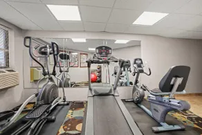 Days Inn by Wyndham Utica - Salle de remise en forme