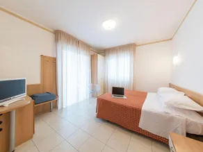 Ristorante Hotel Lucia - 100 mt dal mare - Rum