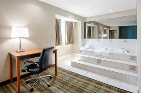 Quality Inn & Suites Bristol North - Rum