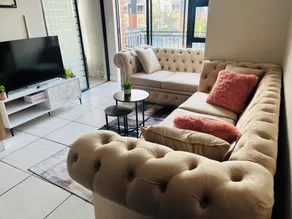 Cozy Pretoria Apartment with City Garden Views - Wohnzimmer