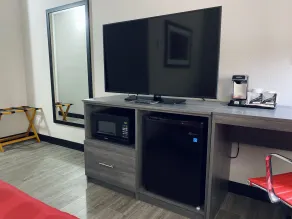 Ramada by Wyndham Hartford North - Bradley Airport - Chambre