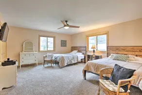 Cozy Dam Lake Escape w/ Dock, Yard & Water Access! - Innvendig