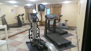 Baymont by Wyndham Arlington At Six Flags Dr - Fitnesscenter