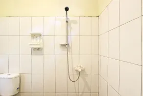 Hotel O Omah Baturan Syariah - Bathroom