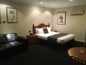 Best Western Ambassador Motor Inn & Apartments - Room