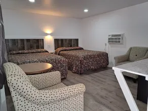 Lake Aire Motel - Room