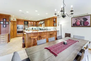 3 Mi to Vail Village: Ski Retreat w/ Hot Tub! - Interior