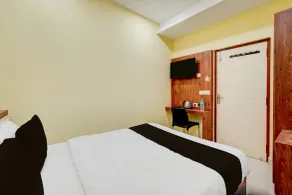 Collection O Vadapalani Metro Station Formerly Pineapple Guest House - Chambre