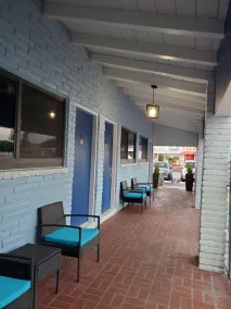 Hollywood Gardens Inn & Suites - Reception