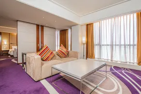Holiday Inn Qingdao City Center by IHG - Room
