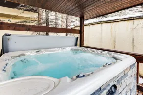 3 Mi to Vail Village: Ski Retreat w/ Hot Tub! - Interior