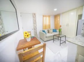 2 Guests 1bed Studio 3min To Beach And Main Street - Living room
