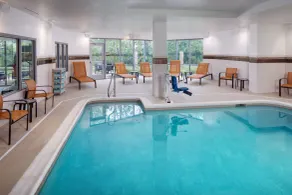 Courtyard by Marriott Charleston Downtown/Civic Center - Piscine