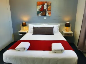 Grafton Lodge Motel - Room