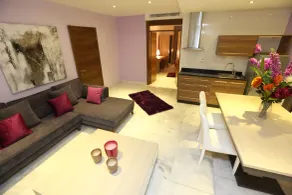 Delora Hotel and Suites - Habitación