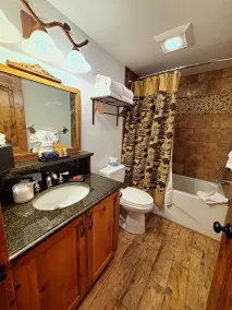 Parkway Inn of Jackson Hole - Bathroom