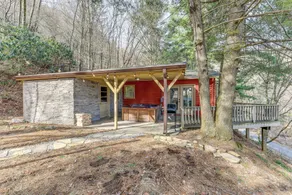 Fire Pit & Mountain Views: Waynesville Retreat! - Interiør