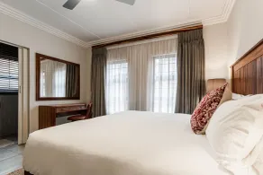 Camelot Guest House & Apartments - Room
