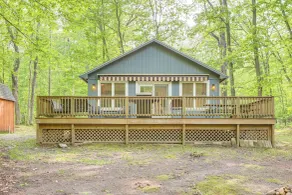 Wooded Country Home w/ Spacious Deck in Farwell! - Innenbereich