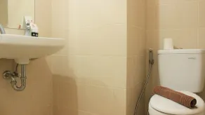 Modest 1BR Apartment at Parahyangan Residence - Bathroom