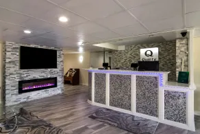 Quality Inn Aurora - Naperville Area - Hall