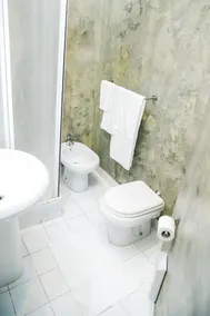 La Vite Vaticana - Salle de bain