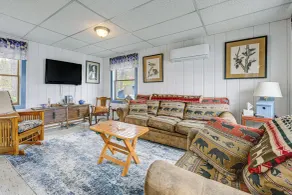 Sunset Side of Seneca Lake! Family Home w/ Dock - Interni
