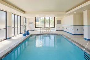Courtyard by Marriott Springfield Downtown - Piscine