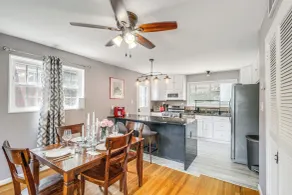 Arlington Townhome w/ Furnished Patio! - Innvendig