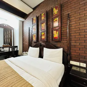 Qotel Signature Lavish Inn Rajouri Garden - Room