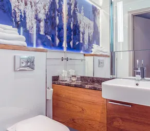 Arctic City Hotel - Bathroom