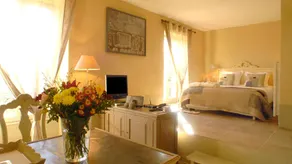 Couvent d'Hérépian, Hôtel - Vue de la chambre