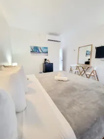 Nautilus by La Jamaca Hotels-Downtown La Parguera - Zimmer