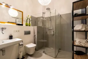 BARONHAUS Aparthotel & Suites - Bathroom