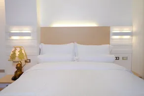 Heroes Hotel - Chambre