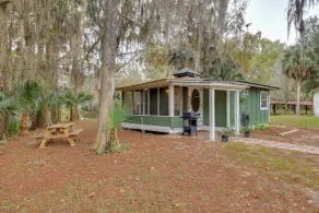 Bass Fishing Paradise w/ Shared Dock in Hawthorne! - Interiör