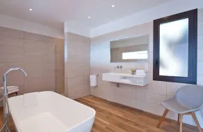 Domaine Valle Doniche - Bathroom