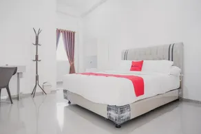 RedDoorz Syariah near Arafah Hospital Jambi - Chambre